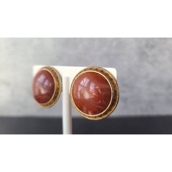 Vintage Desert Red Plastic Cabochon Clip-on Earrings - Picture 5 of 10